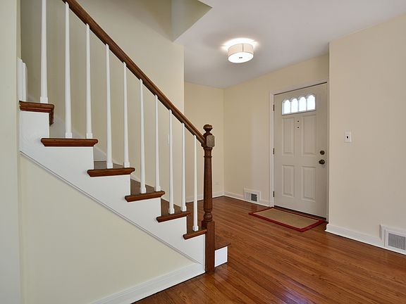 2nd image of 5 Rockland Ave