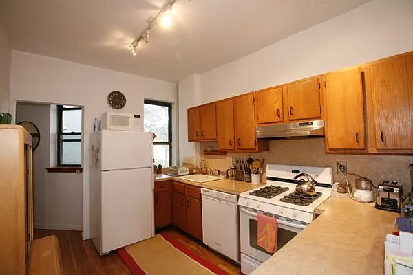 Sold by Garfield Realty  | media 36