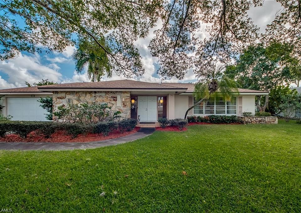 1st image of 5055 Greenbriar Dr