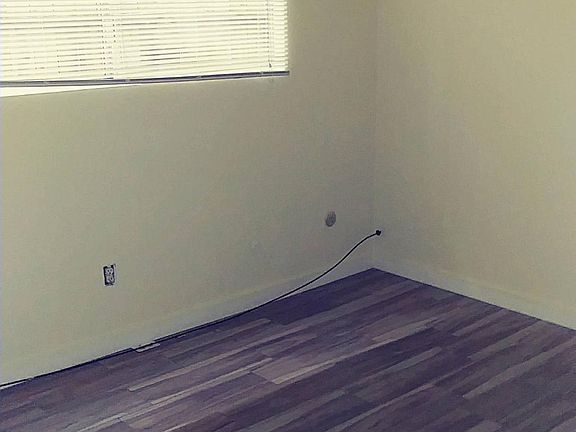 4th image of 2426 F St APT 1
