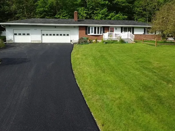 1516 Quaker Lake Rd, Brackney, PA 18812
