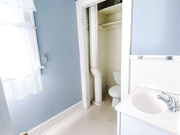 5th image of 933 Robinson St #2