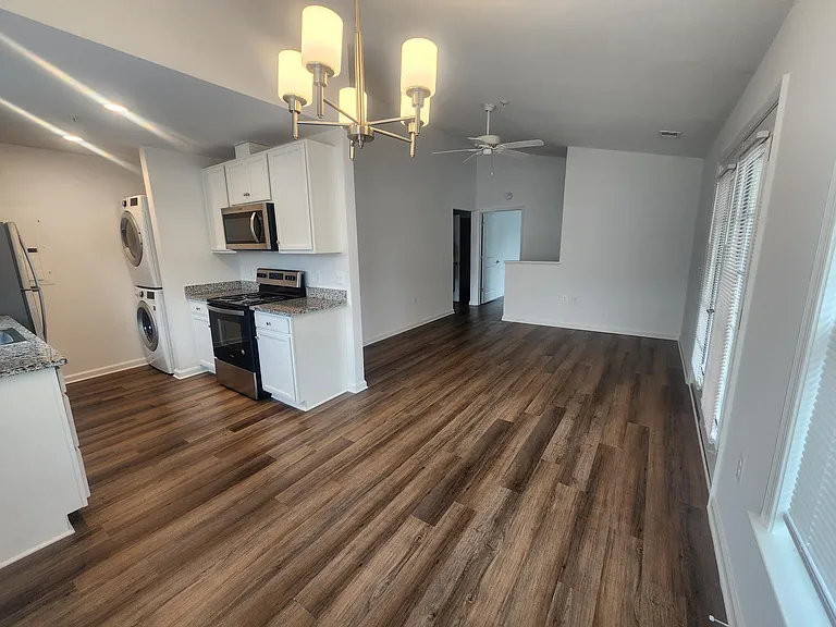 Southridge Apartments — Photo 10