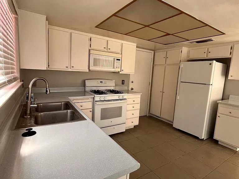 5348 Ravendale Cir — Photo 7