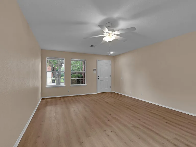 111 David Dr — Photo 6