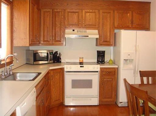 3rd image of 63 Candlewood Dr