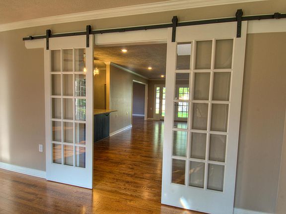 4th image of 210 Donwood Pl