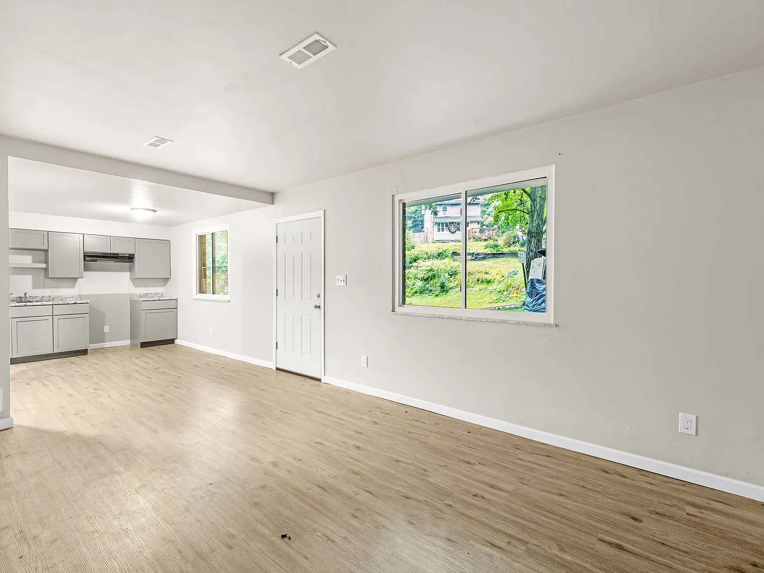 2 bed, 750 sqft, $1,000 — Photo 3