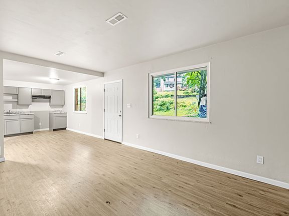 3rd image of 167 Seiberling St #1