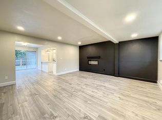 17533 12th Ave NE #A, Seattle, WA 98155