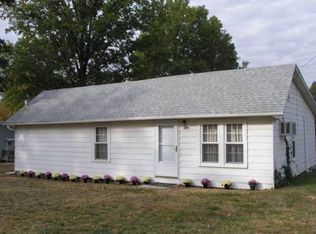 1405 S 22nd St, Herrin, IL 62948