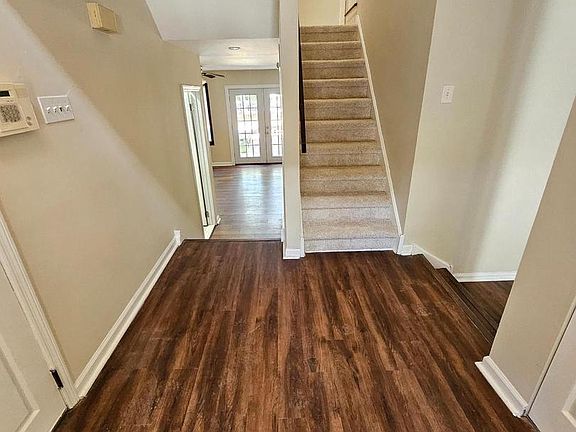 3rd image of 120 Bracken Rd