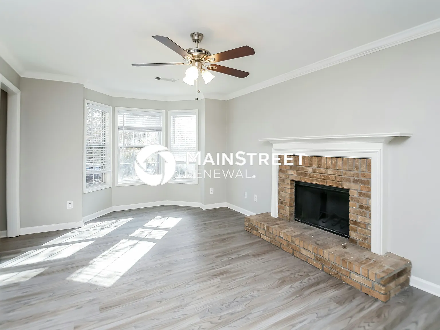 260 Omega St — Photo 3