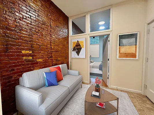 Rented by KNOCKKNOCK LLC | media 7