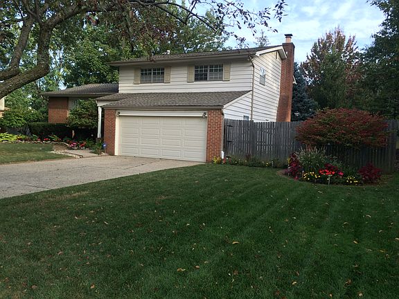 2nd image of 6284 Olde Orchard Dr