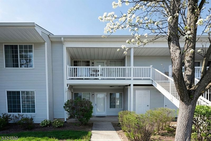 1st image of 26 Larkspur Ct #26