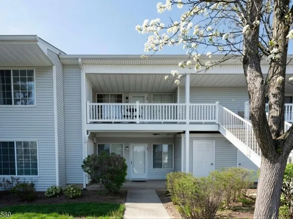 26 Larkspur Ct #26, Bedminster Twp., NJ 07921