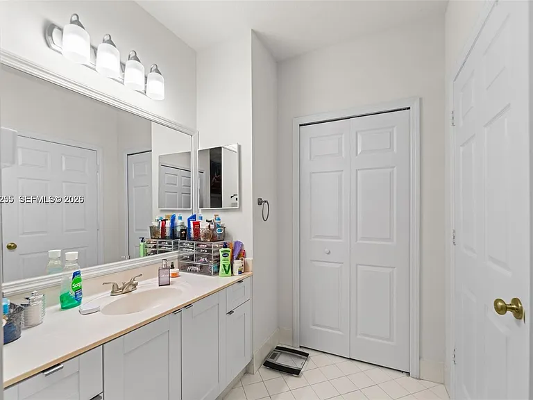 3220 NE 11th Dr #1 — Photo 12