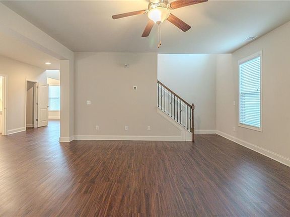 4th image of 406 Dublin Way
