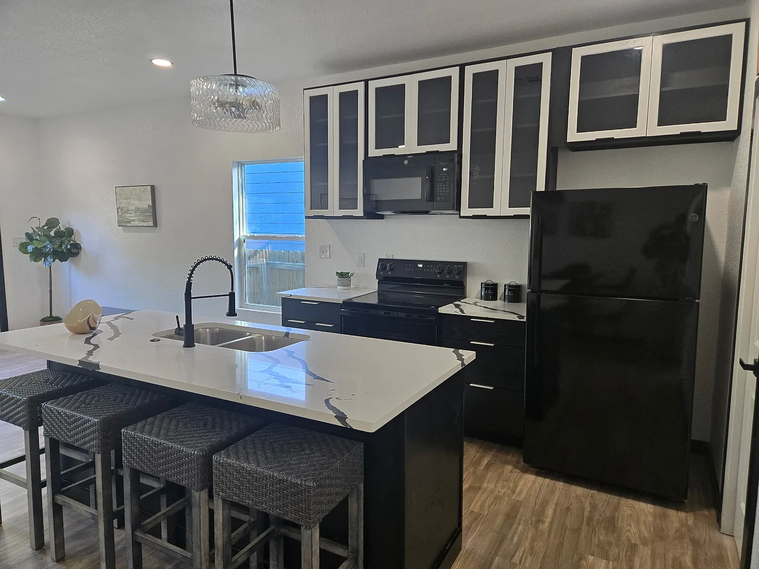 3 bed, 2.5 bath, 1500 sqft, $850 — Photo 3