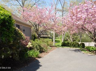 302 W Lyon Farm Dr Unit 302, Greenwich, CT 06831