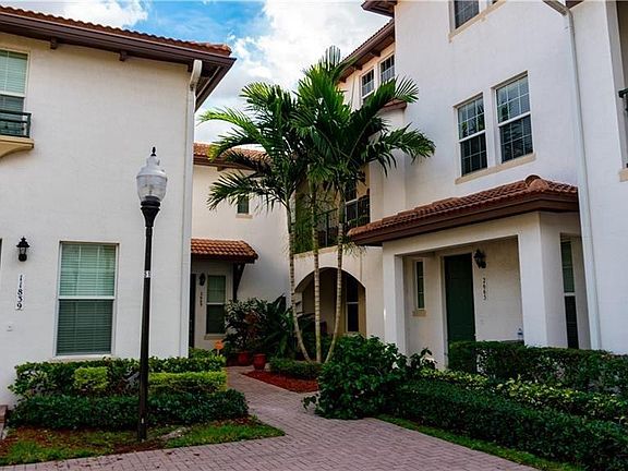 3rd image of 2667 SW 118th Road #0