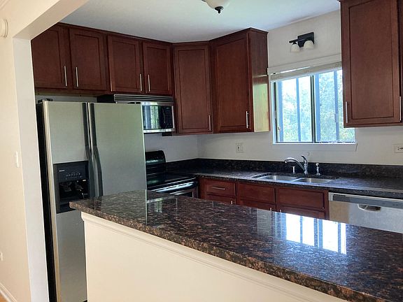 4th image of 440 E Osage Ln APT 3B
