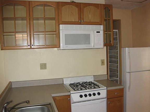 2nd image of 803 W Taylor St