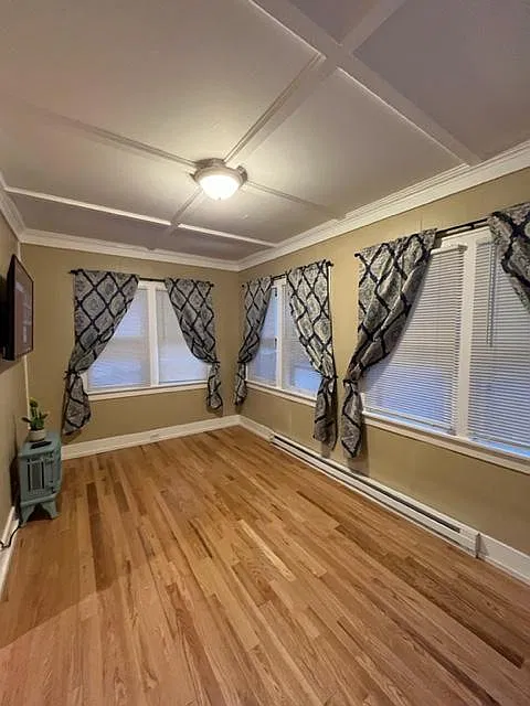 4 bed, $2,400 — Photo 3