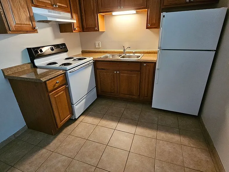 Fender Creek Apartments — Photo 10