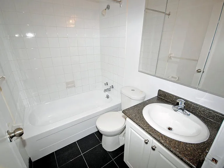 360 Frank St — Photo 16