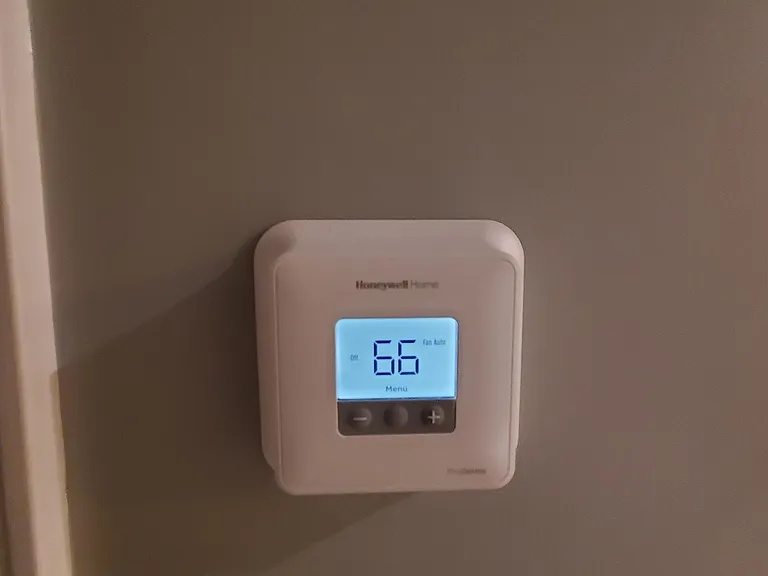Brand new energy-efficient central air conditioning.