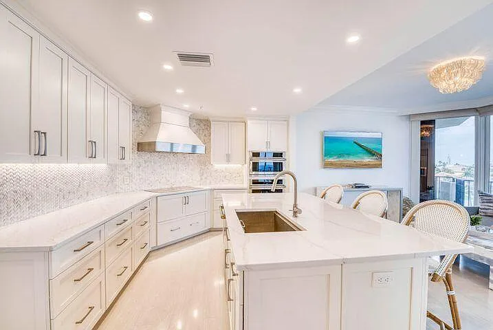 570 Ocean Dr #601 — Photo 6