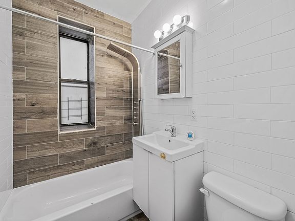4th image of 720 W 181st St #18