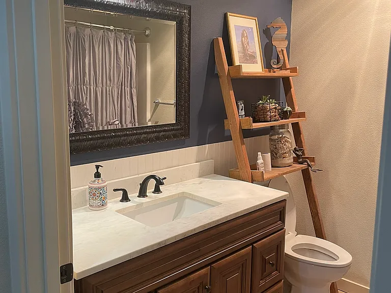 819 NW Wheelock Pl #819 — Photo 32