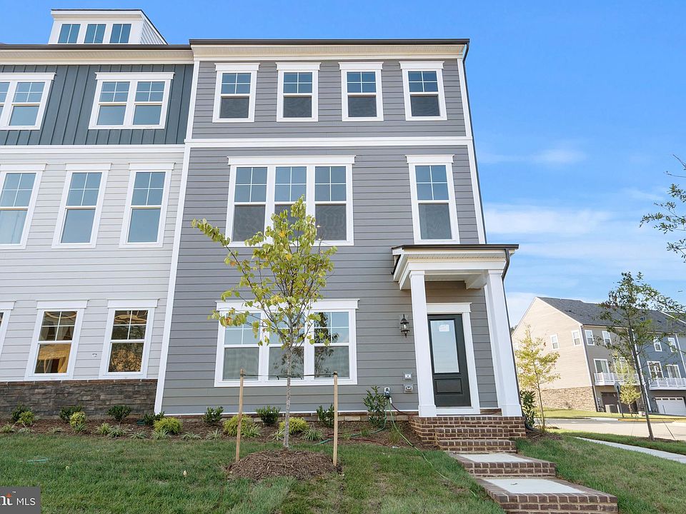 1st image of 1744 Autumn Maple Leaf Dr