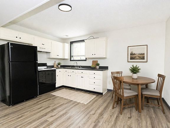 5th image of 6923 Greenway Dr #C