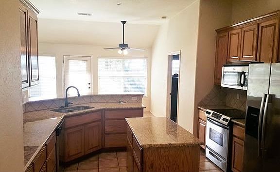 4th image of 710 Woodland Park Dr