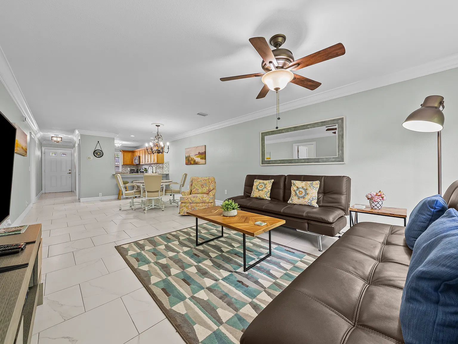 2 bed, 941 sqft, $2,350 — Photo 2