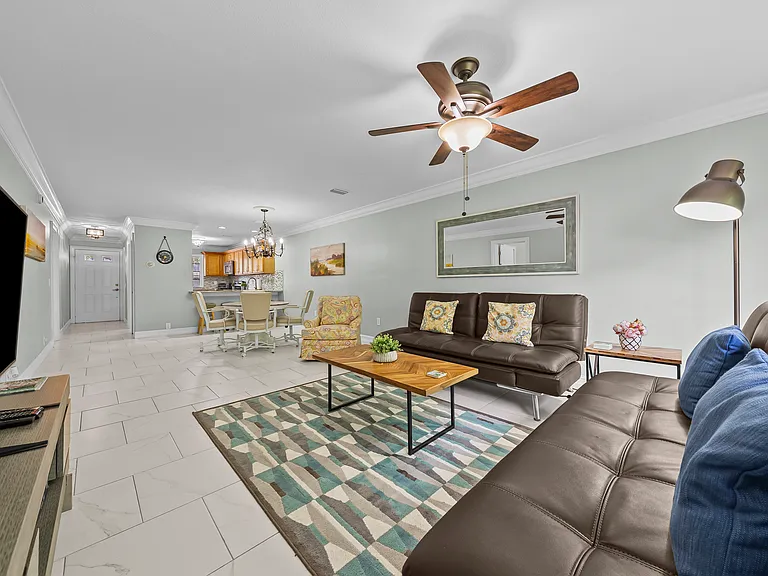 5312 Treetops Dr #H-102 — Photo 2