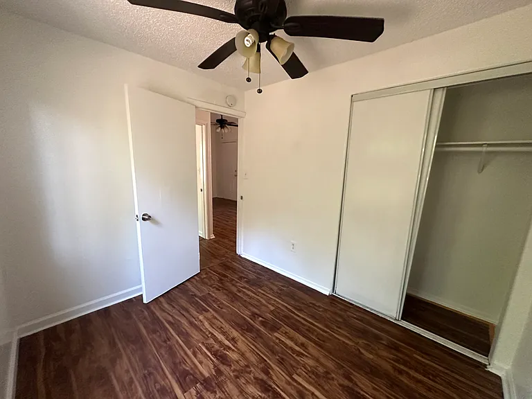 1033 Hoffman Ave #12 — Photo 27