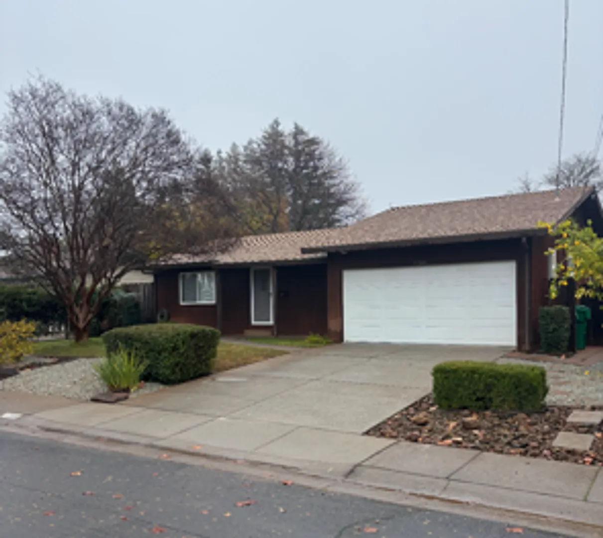 1759 Hooker Oak Ave photo 1