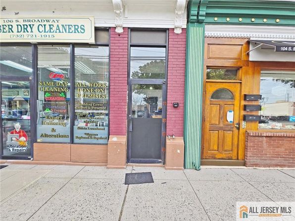 106 S Broadway