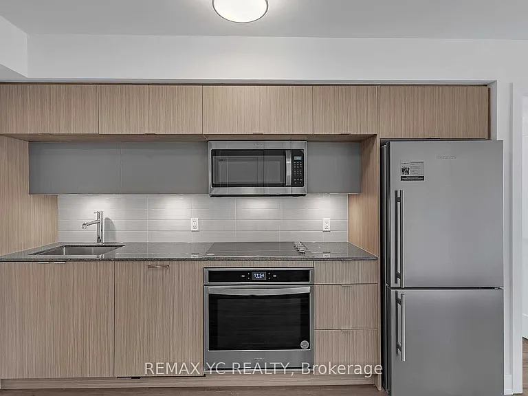 585 Bloor St E #3217 — Photo 2
