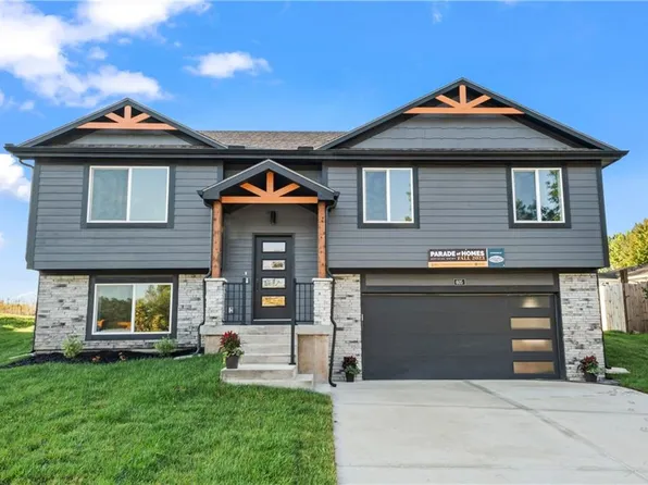 605 SE 21st St, Oak Grove, MO 64075