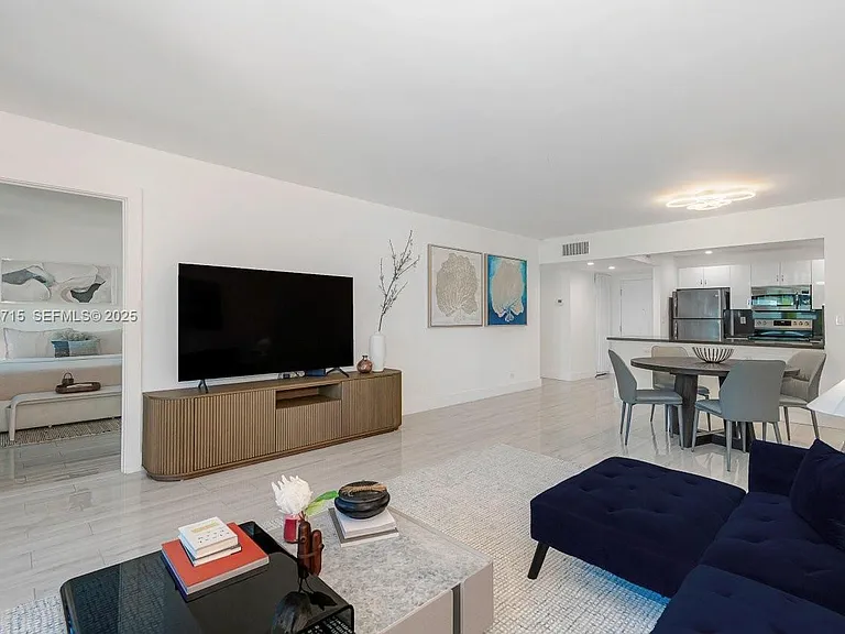 2301 Collins Ave #534 — Photo 6