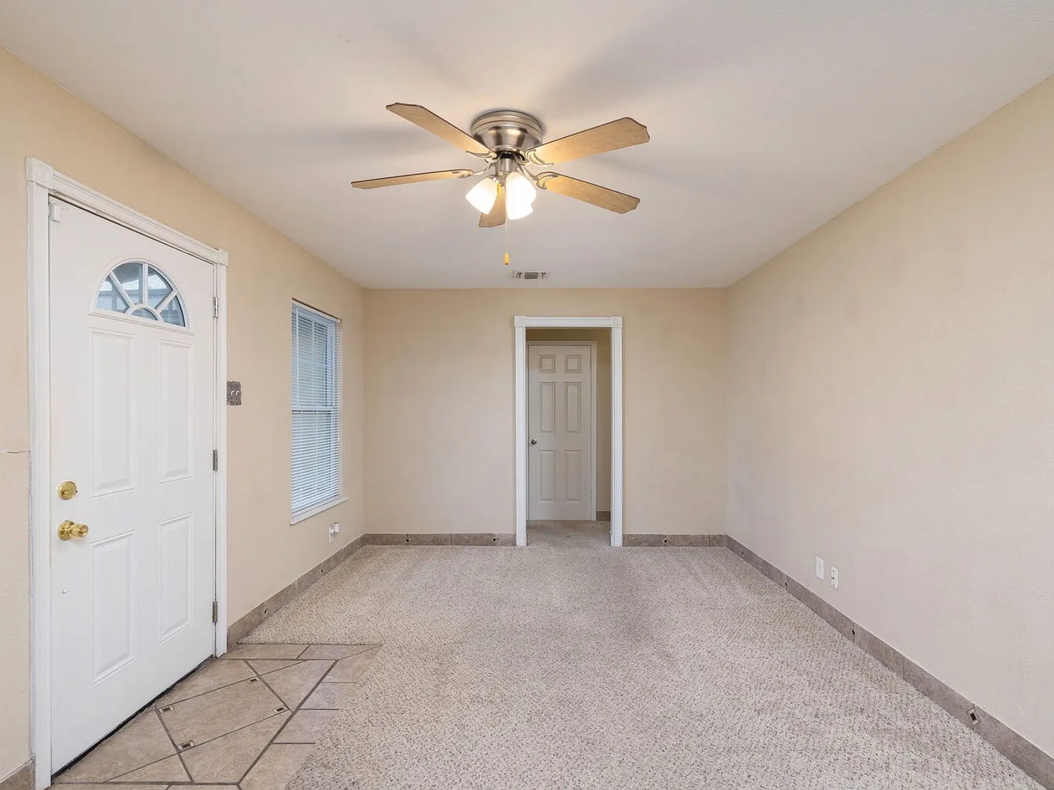 3 bed, 1176 sqft, $1,425 — Photo 4