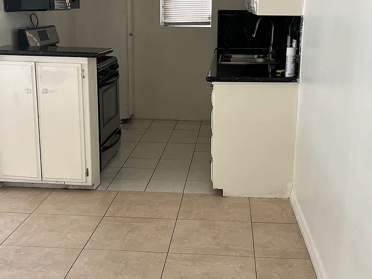 8421 Ventura Canyon Ave #4 — Photo 12