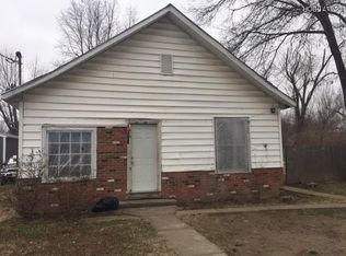 301 N Maple St, Energy, IL 62933