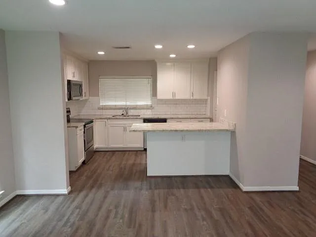 102 Marabou Pl — Photo 16
